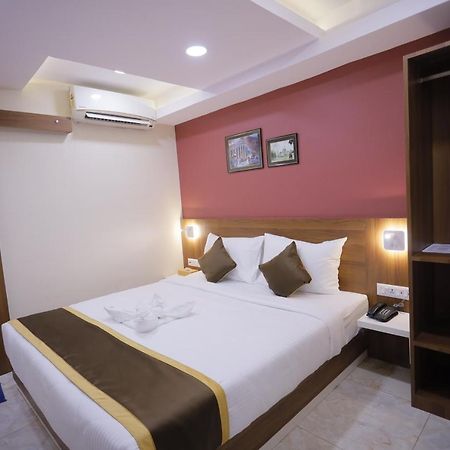 The Avenue Hotel Ballygunge Calcutta  Esterno foto