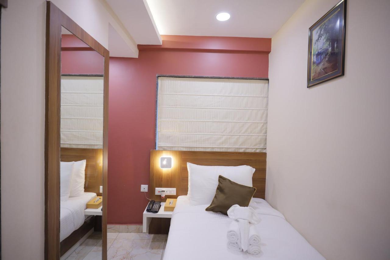 The Avenue Hotel Ballygunge Calcutta  Esterno foto
