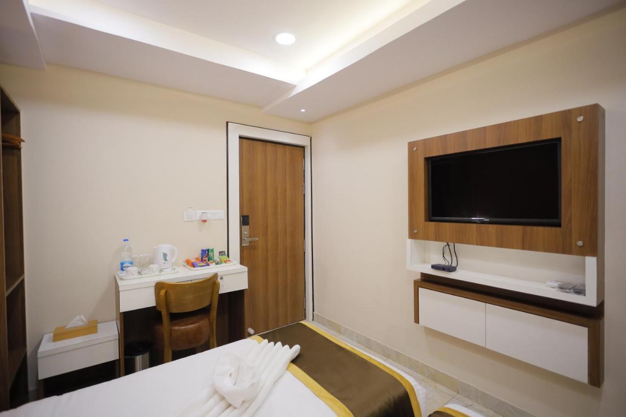 The Avenue Hotel Ballygunge Calcutta  Esterno foto