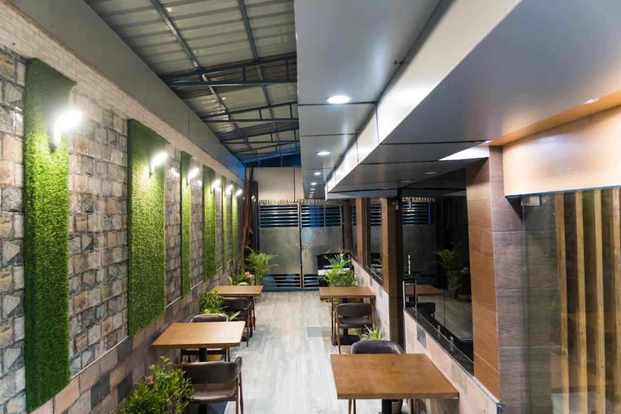 The Avenue Hotel Ballygunge Calcutta  Esterno foto