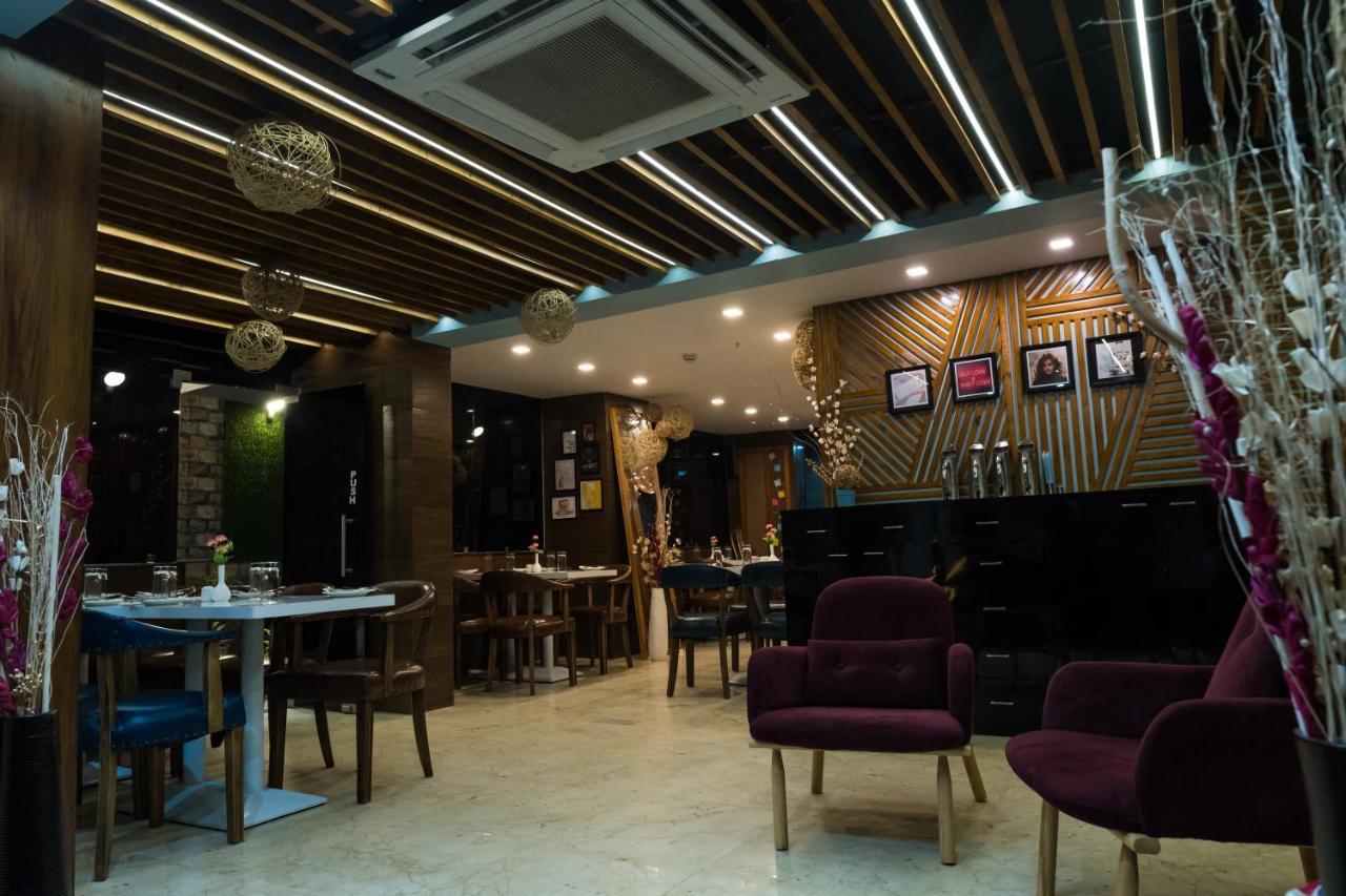 The Avenue Hotel Ballygunge Calcutta  Esterno foto